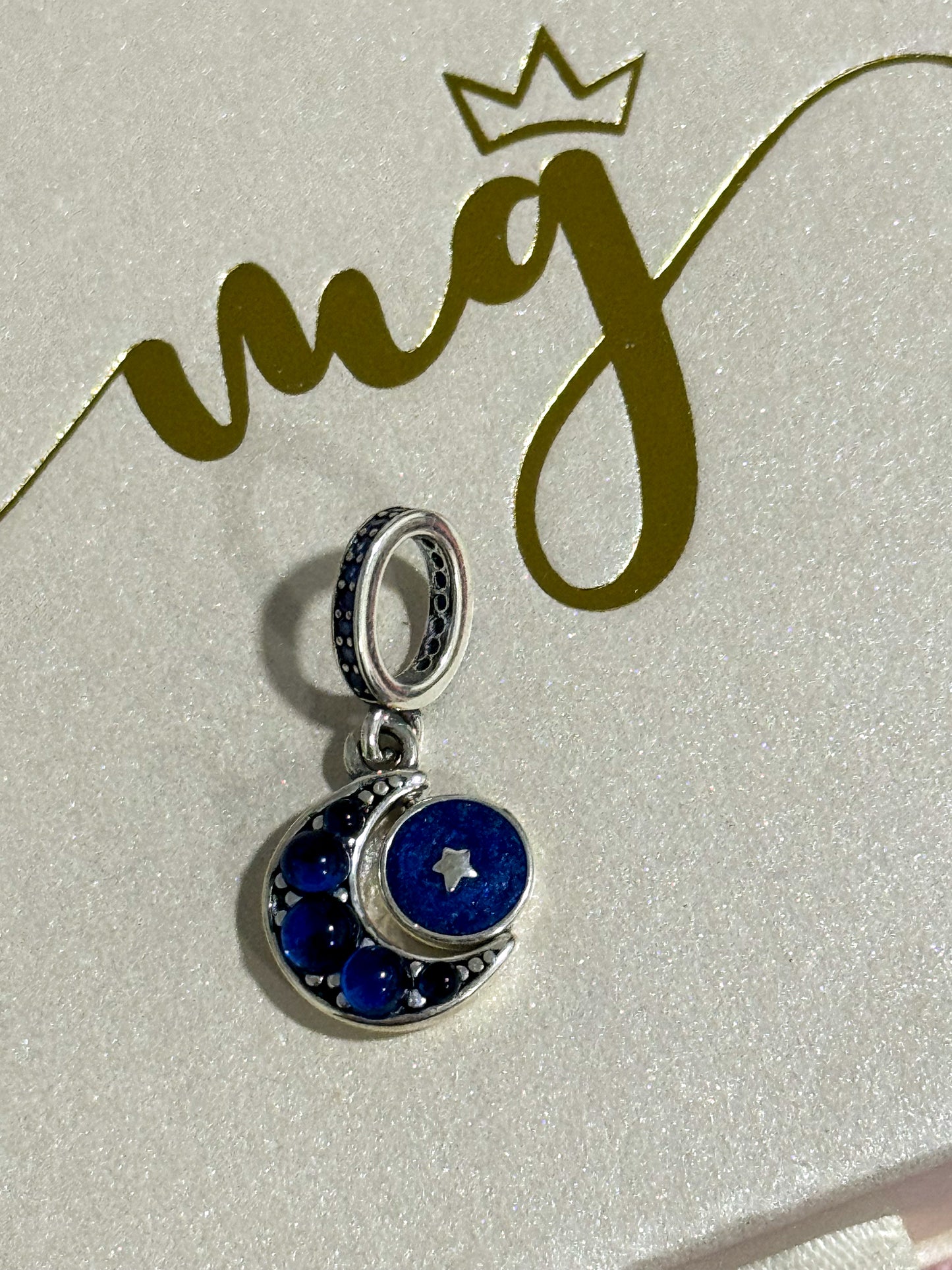 LUNA CON MENSAJE